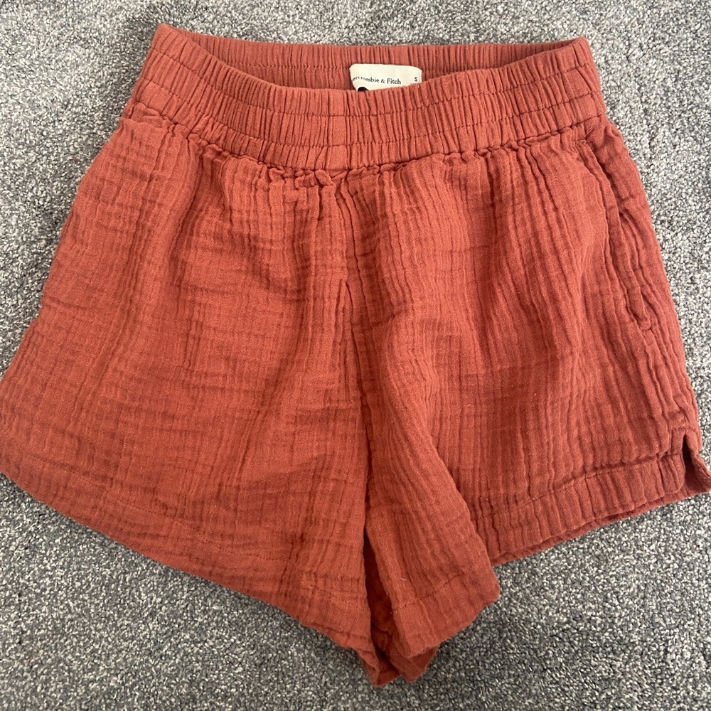 Abercrombie pull on shorts size small - Picture 1 of 3